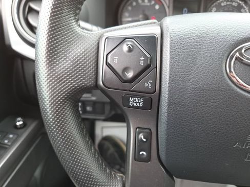 Used 2018 Toyota Tacoma TRD Sport image 56