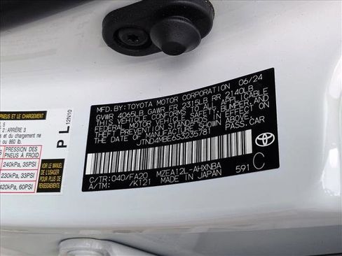 Used 2025 Toyota Corolla SE w/ SE Package FWD image 24