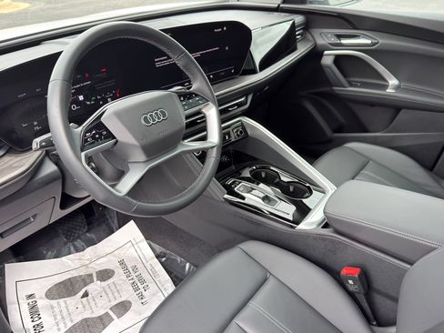 Used 2025 Audi Q5 Premium w/ Convenience Package AWD/4WD image 7
