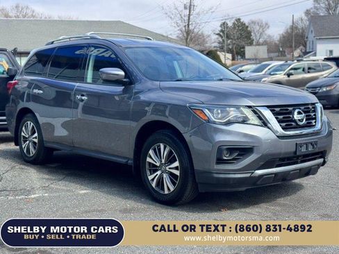 Used 2017 Nissan Pathfinder S image 3