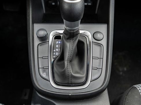 Used 2022 Hyundai Kona SE image 27