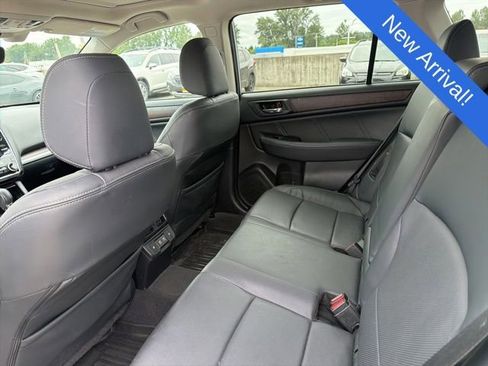Used 2019 Subaru Outback 3.6R Limited AWD/4WD image 10