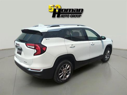Used 2024 GMC Terrain SLT image 5