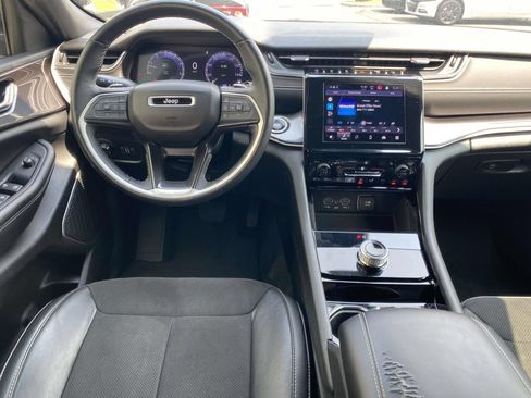 Used 2022 Jeep Grand Cherokee L Laredo RWD image 10