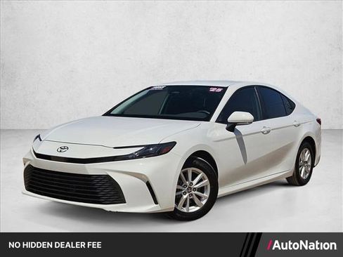 Used 2025 Toyota Camry LE FWD image 1