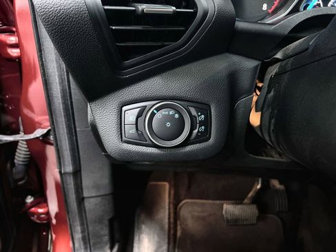 Used 2019 Ford Escape SE FWD image 14