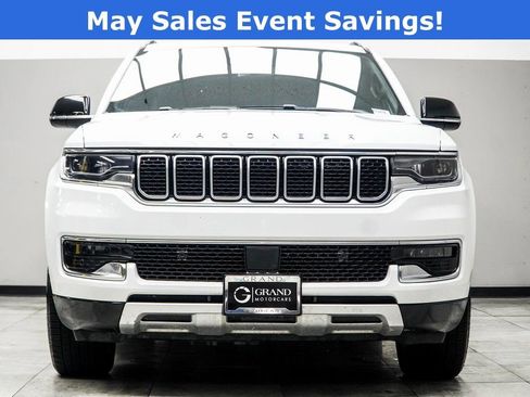 Used 2024 Jeep Wagoneer L Series II w/ Flexible Seating Group AWD/4WD image 7