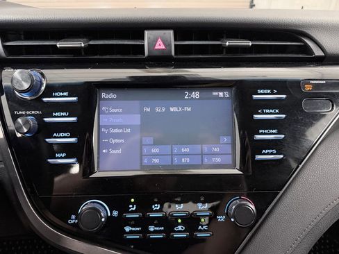 Used 2019 Toyota Camry LE FWD image 17