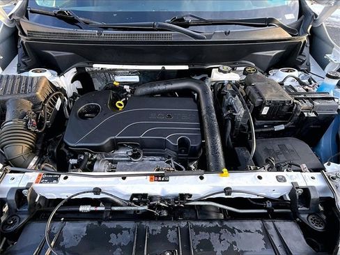 Used 2024 GMC Terrain SLE image 10