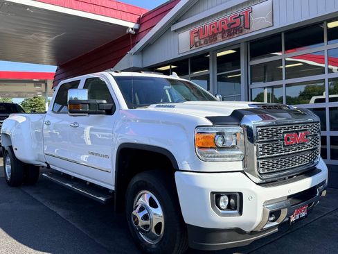 Used 2019 GMC Sierra 3500 Denali w/ Duramax Plus Package AWD/4WD image 16