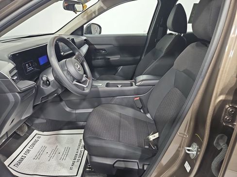 Certified 2025 Nissan Kicks S image 11