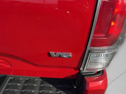 Used 2021 Toyota Tacoma TRD Sport w/ Technology Package image 14