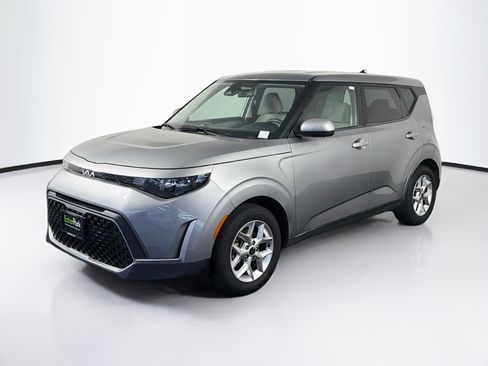 Used 2025 Kia Soul LX w/ LX Technology Package FWD image 3