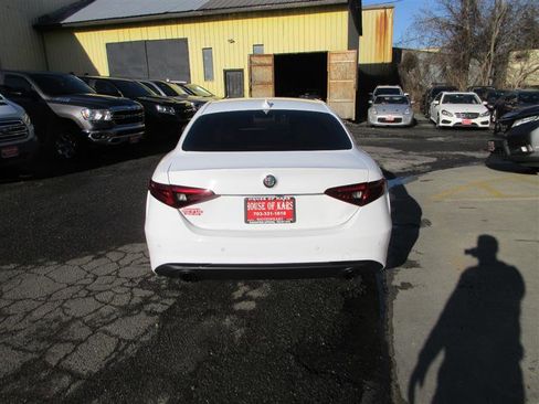 Used 2019 Alfa Romeo Giulia AWD image 4
