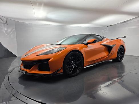 Used 2024 Chevrolet Corvette Z06 w/ Stealth Interior Trim Package RWD image 9