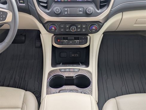 Used 2021 GMC Acadia Denali w/ Denali Technology Package image 20