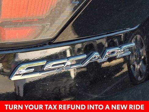 Used 2018 Ford Escape SE image 24