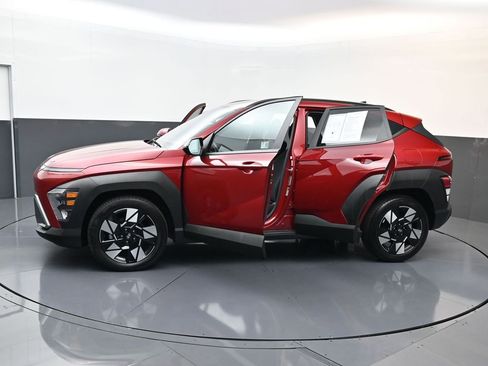 Certified 2025 Hyundai Kona SEL FWD image 31