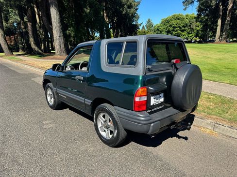 Used 2002 Chevrolet Tracker 4WD Convertible image 3
