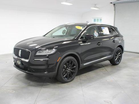 Used 2022 Lincoln Nautilus Reserve w/ Equipment Group 201A image 4