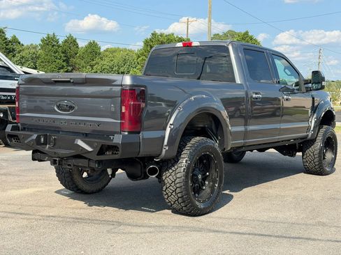 Used 2017 Ford F250 Lariat w/ Lariat Ultimate Package AWD/4WD image 5