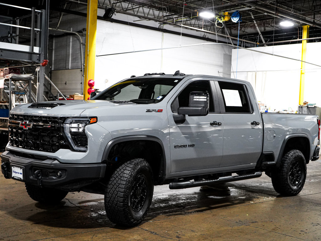 Used 2024 Chevrolet Silverado 2500 ZR2 w/ ZR2 Bison Edition AWD/4WD image 4