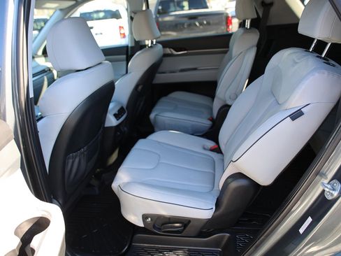 Used 2023 Hyundai Palisade SEL image 23