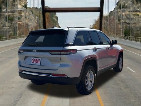 New 2026 Jeep Grand Cherokee Laredo RWD image 10