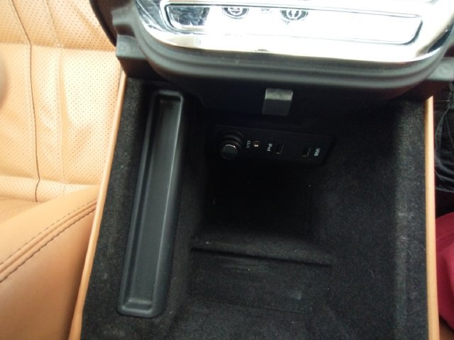 Used 2011 Jaguar XJ L RWD image 79