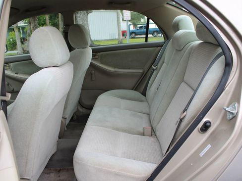 Used 2005 Toyota Corolla CE FWD image 8