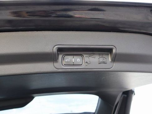 Used 2022 Ford Explorer XLT w/ Equipment Group 202A image 21