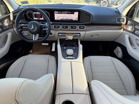 New 2026 Mercedes-Benz GLS 450 4MATIC image 29