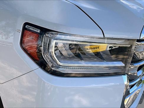 Used 2022 GMC Acadia SLE FWD image 27