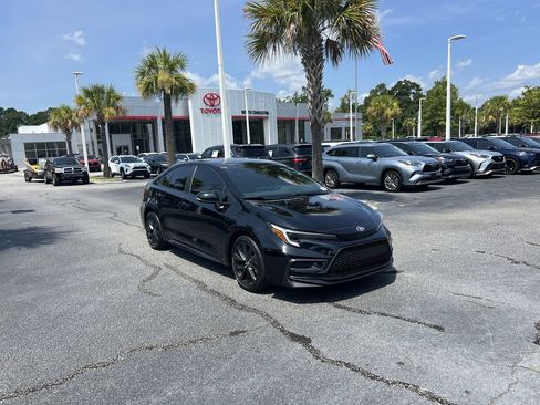 Used 2024 Toyota Corolla SE FWD image 2