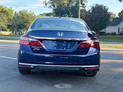 Used 2017 Honda Accord EX image 5