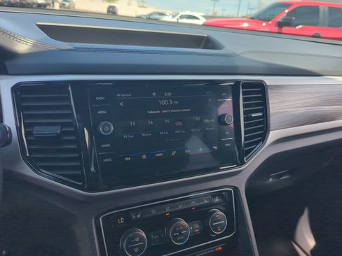 Certified 2022 Volkswagen Atlas Cross Sport SE AWD/4WD image 12