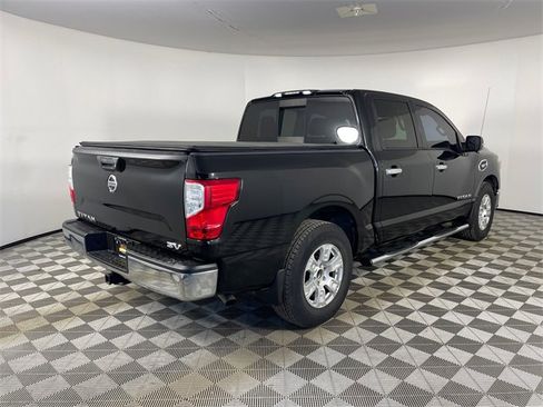 Used 2017 Nissan Titan SV image 23