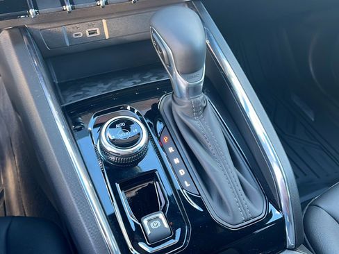 Used 2025 GMC Canyon Elevation w/ Convenience Package image 18