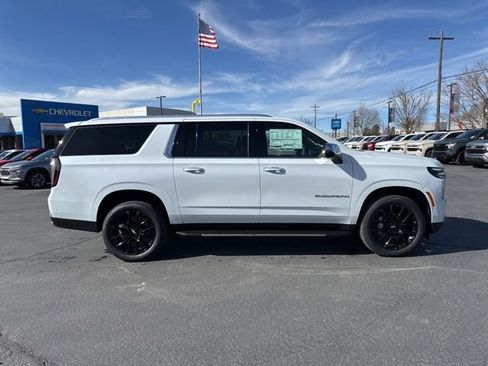 New 2026 Chevrolet Suburban Premier AWD/4WD image 8