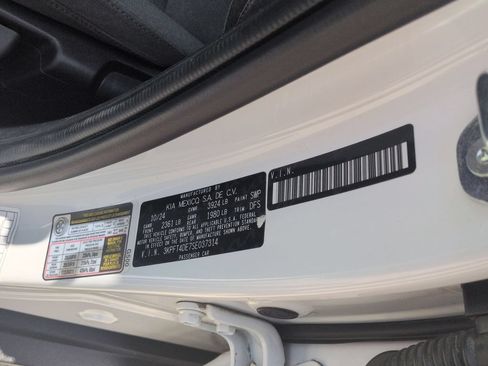 Used 2025 Kia K4 FWD image 34
