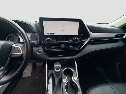 Used 2023 Toyota Highlander XLE image 30