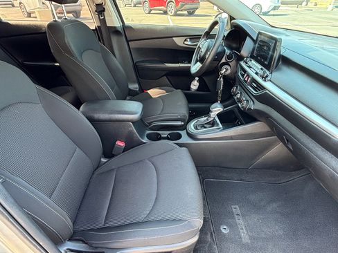 Used 2020 Kia Forte LXS FWD image 28