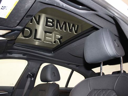 Certified 2023 BMW 530i 530i w/ Premium Package image 10