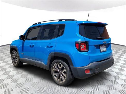 Used 2015 Jeep Renegade Latitude FWD image 3