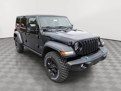 Used 2023 Jeep Wrangler Unlimited w/ Cold Weather Group AWD/4WD image 3