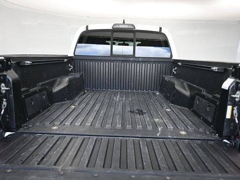 Used 2017 Toyota Tacoma SR5 image 42