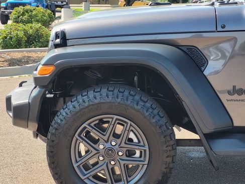 Used 2026 Jeep Wrangler Sport AWD/4WD image 11