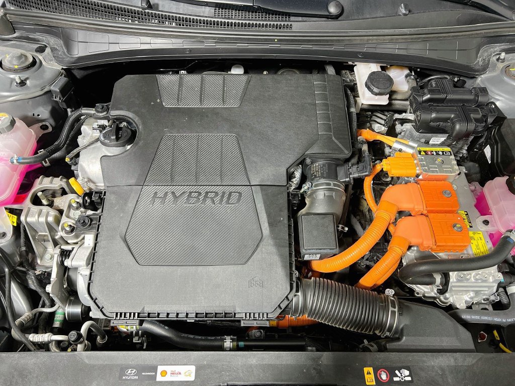 Used 2025 Hyundai Elantra Limited FWD image 27