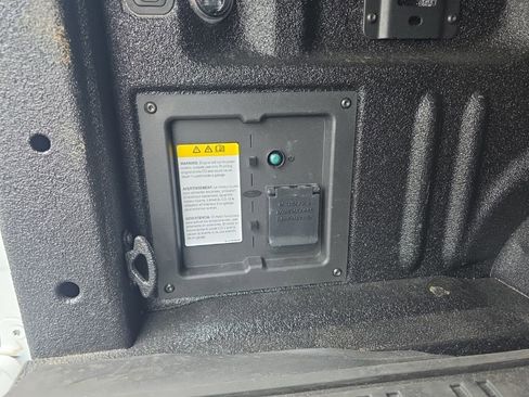 Used 2025 Ford F150 Raptor AWD/4WD image 16