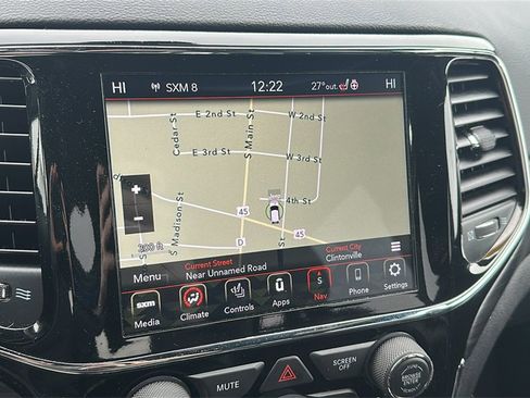 Used 2021 Jeep Grand Cherokee Laredo X image 18